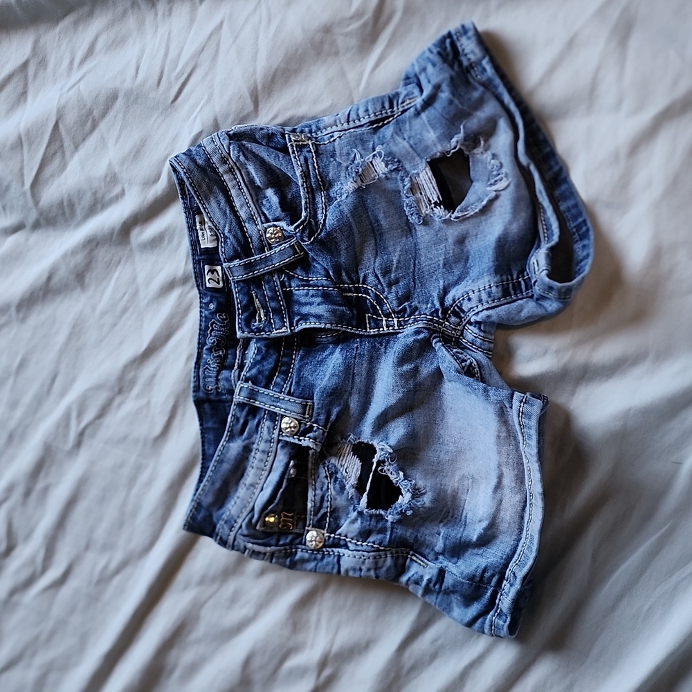 Miss Me distressed shorts